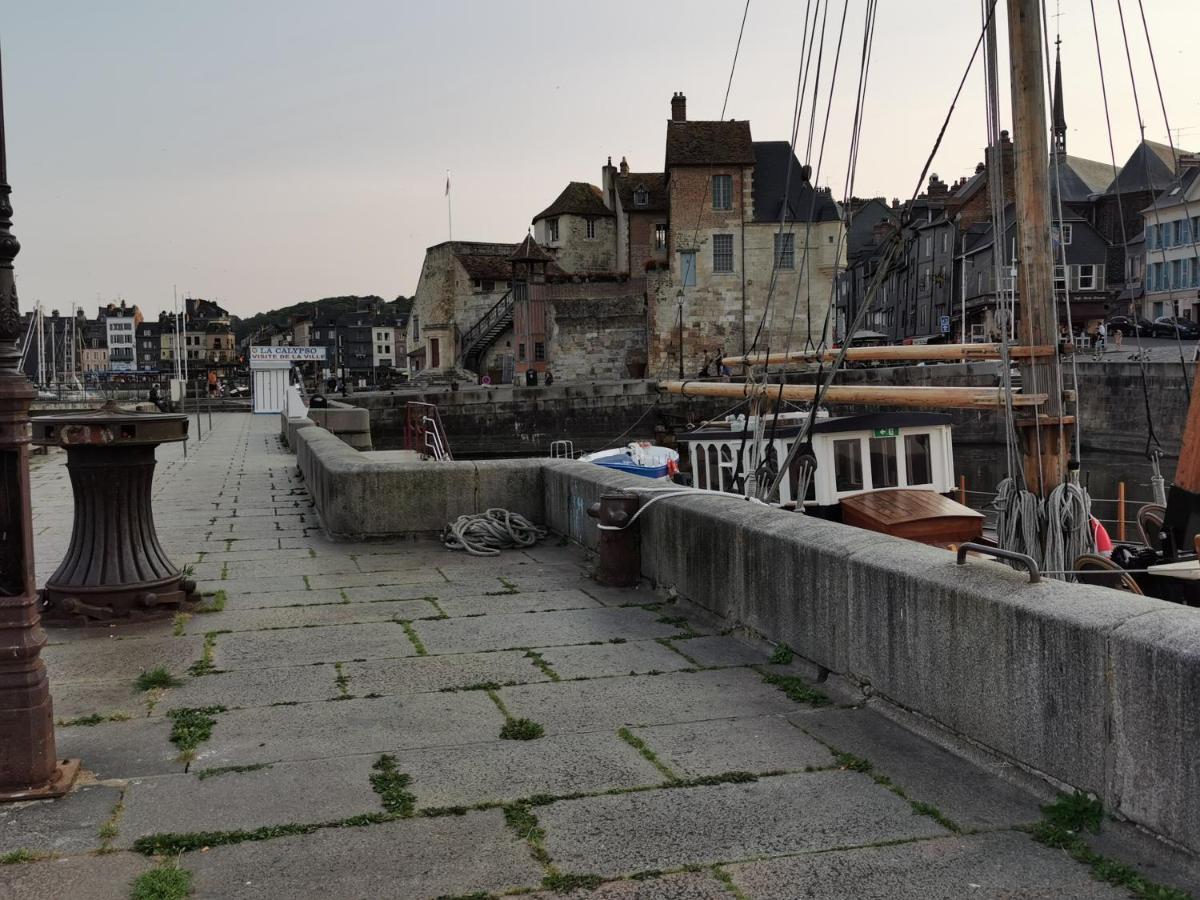 Phare Des Impressionnistes Apartment Honfleur Exterior photo