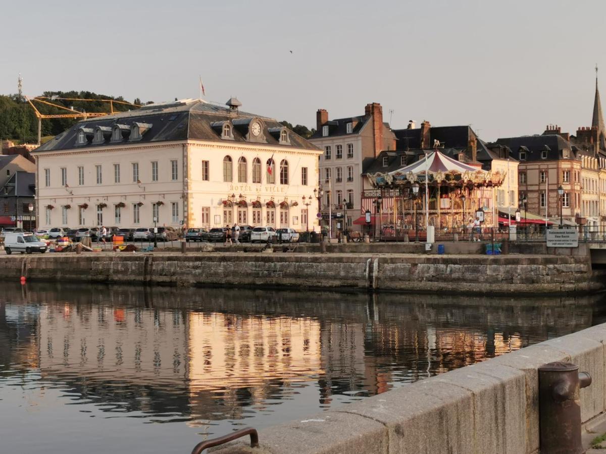 Phare Des Impressionnistes Apartment Honfleur Exterior photo